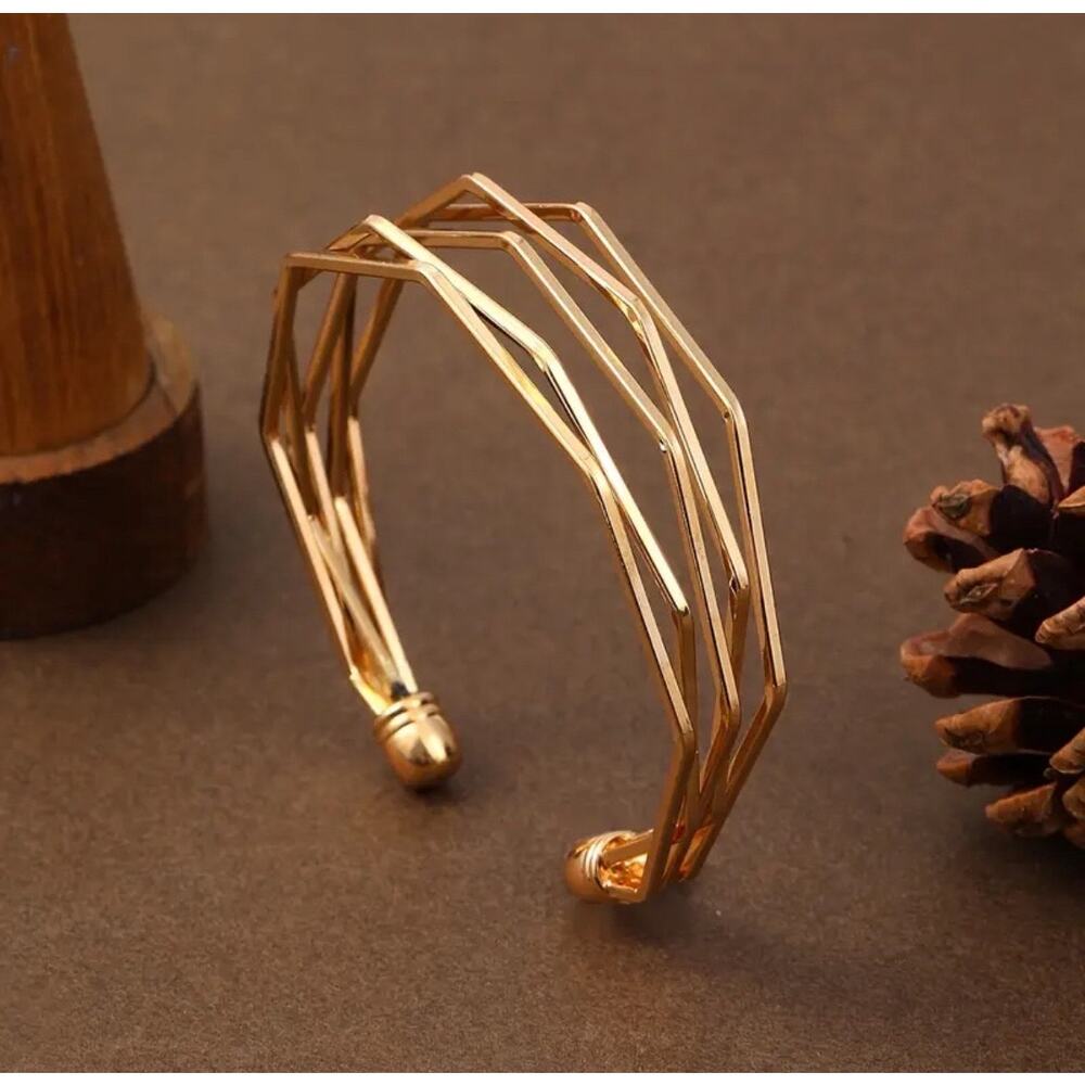 Polygon Shaped Geometric Abstract Gold Layer Tier Casual Sophisticated Bracelet